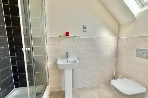 Bedroom 2 Ensuite