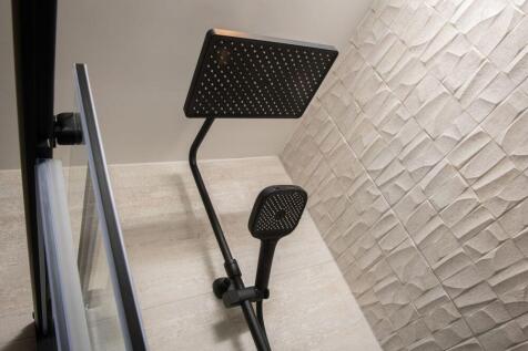 8 Branston Locks The Ashford Internals Shower