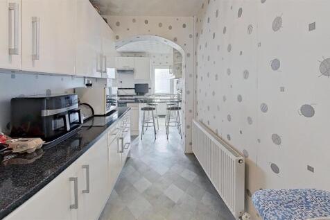 22-Worle-Avenue-Kitchen.jpg