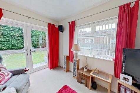 22-Worle-Avenue-07012025_195034.jpg