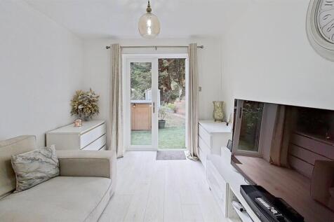 13-A-Clos-y-Carlwm-Living-Room.jpg