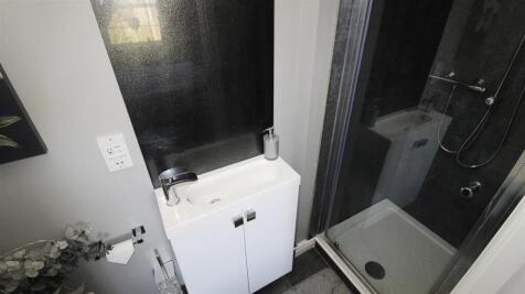 En-Suite Shower