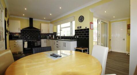 Open Plan Kitchen/Diner/Utility