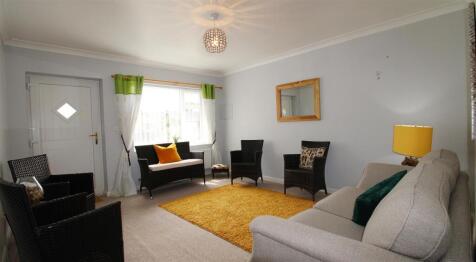Annexe Living Room &#43; Entrance Door.jpg
