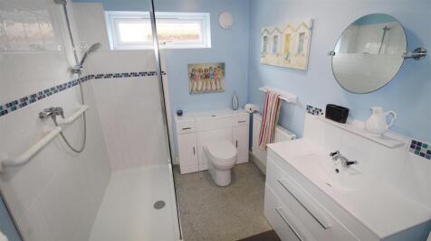 Annexe Shower Room