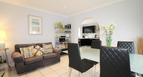 Breakfast Room to Kitchen