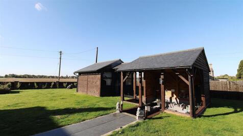 Seating Area and Spa Room