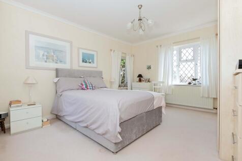 4 Offington Lane