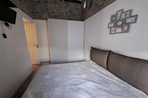 Bedroom 1 floor