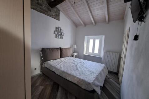 Bedroom 1 floor