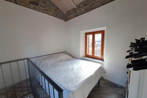 Bedroom 2 floor