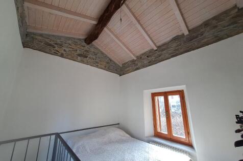 Bedroom 2 floor