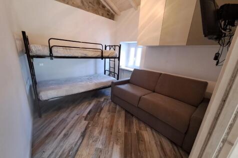 Bedroom 1 floor