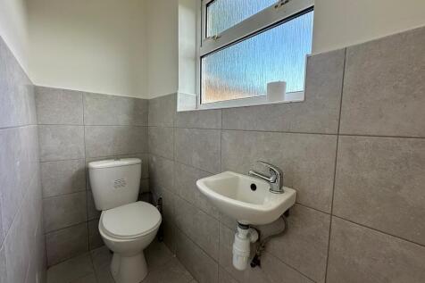IMG-20250731-WA00...