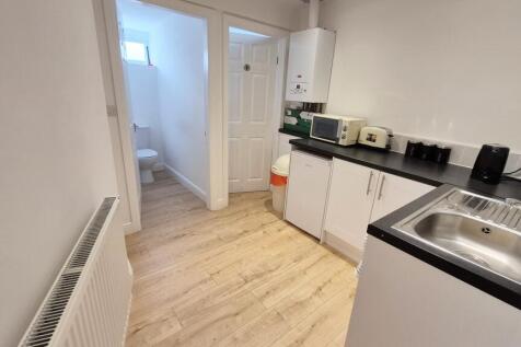 Kitchen plus 2 WCs