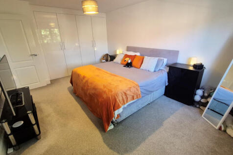 Bedroom 1a