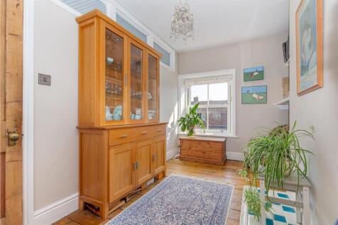 Bedroom-4-3.jpg