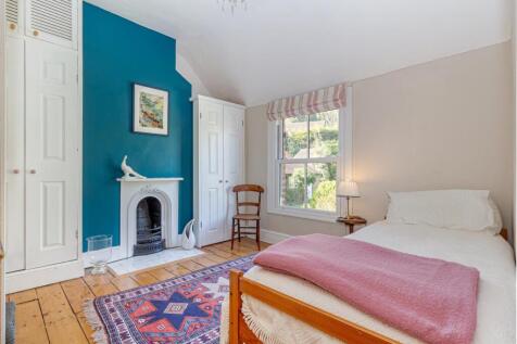 Bedroom-3-1-Cropped.jpg