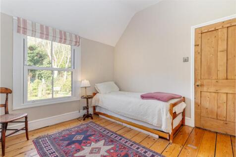 Bedroom-3-2.jpg