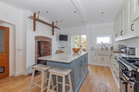 Kitchen-3.jpg
