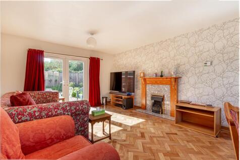 Living-room-2.jpg