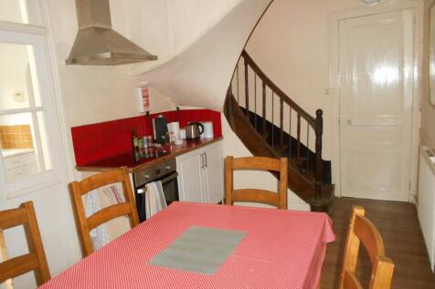 Kitchen to staircase