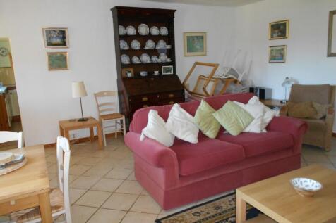 house 1 lounge