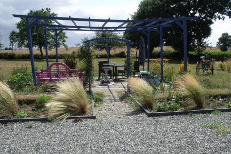 Patio to garden