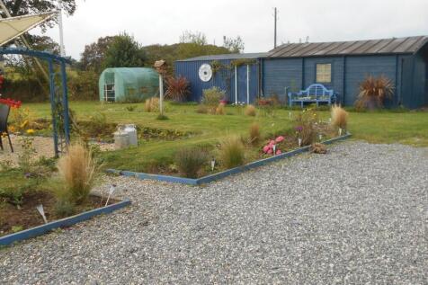 Front to garden shed