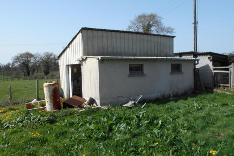 Separate garage