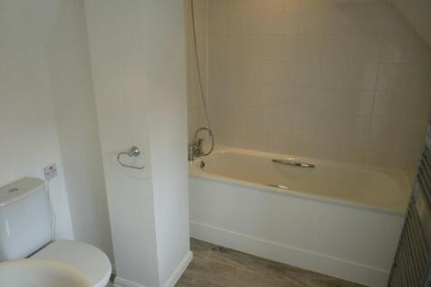 Ensuite Medium.jpg