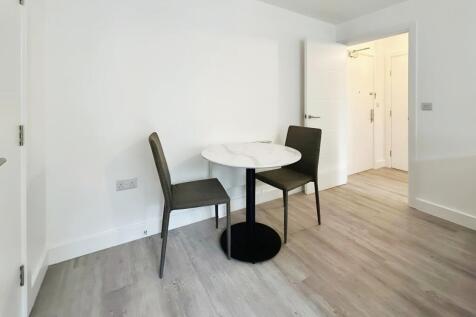 42d26466-WhatsApp 20