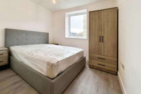 84246500-WhatsApp 20