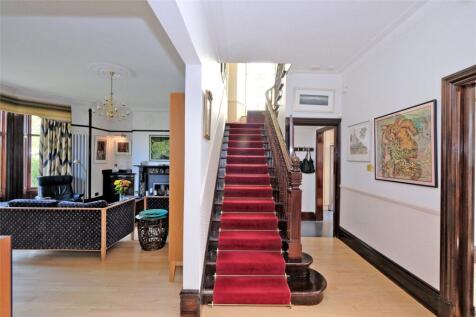 51 Albury Rd