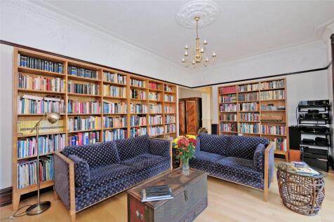 51 Albury Rd