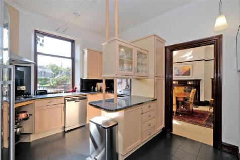 51 Albury Rd