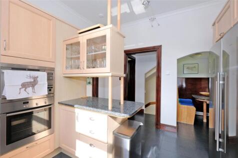 51 Albury Rd