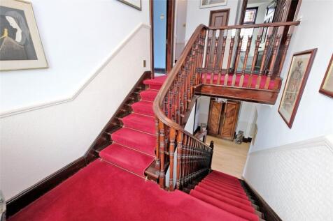 51 Albury Rd