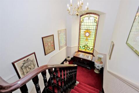 51 Albury Rd