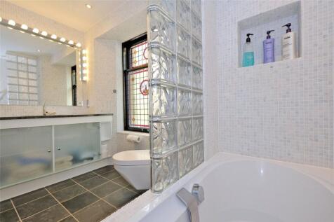 51 Albury Rd