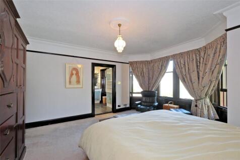 51 Albury Rd