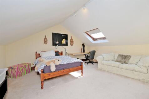 51 Albury Rd