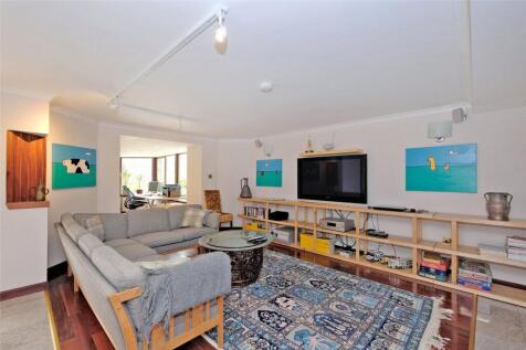51 Albury Rd