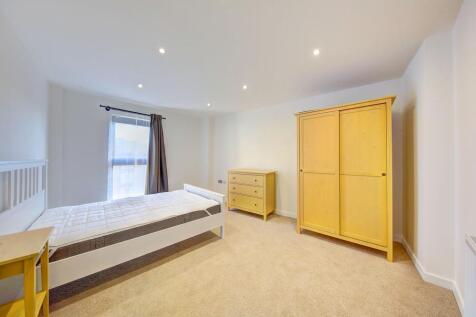 15_spur_house_milner_road_image3_12378_4.jpg