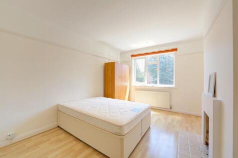 Bedroom 2 (Medium).jpg