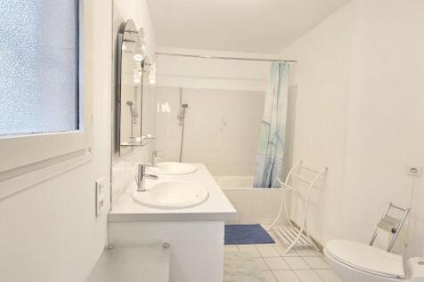 Ground floor bathr&#34;m