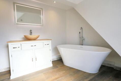 2nd Floor Bathroom