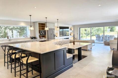 Kitchen / Lounge / Diner