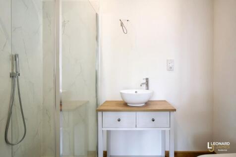 Bedroom 2 En-Suite