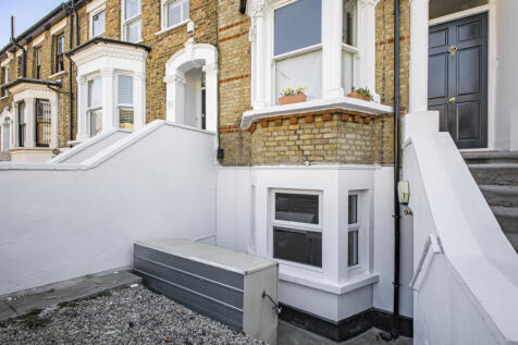 9 Copleston Rd, London SE15 4PR